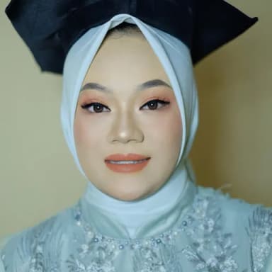 Profil CV Anik Isnaeni 
