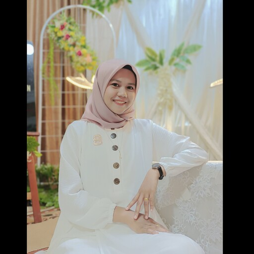 Profil CV Dina Yelka Putri - Promotor