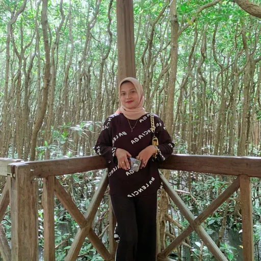 Profil CV Dinda istiyani - Staff