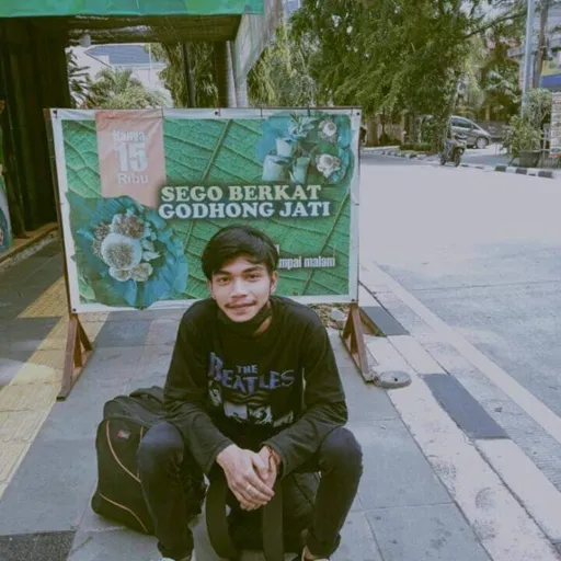 Profil CV Muhamad Ibra - Staff resto