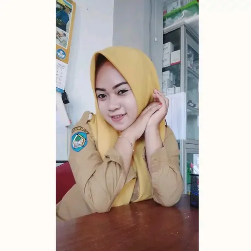 Profil CV Nurul hikmayanti - Puskesmas paccelekang
