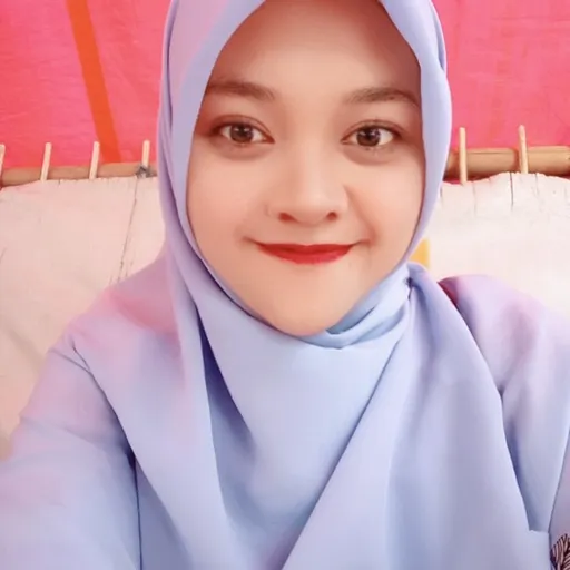 Profil CV Titin Triani - Guru honorer