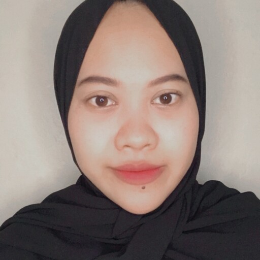 Profil CV Tri Wahyuni - Store Crew